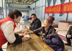 ”张阿姨频频演